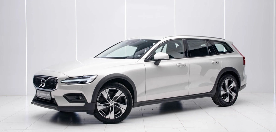 Volvo V60 cena 129899 przebieg: 120000, rok produkcji 2019 z Łódź małe 631